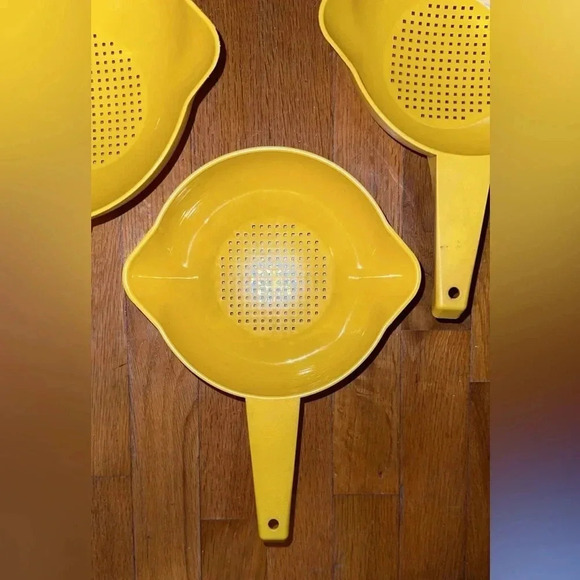 VTG BUNDLE Tupperware Harvest Gold Yellow Colanders/Strainers 3pc Retro - Picture 5 of 6